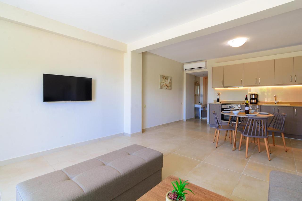 Vakakis Family Luxury Studios Παλαιοχώρα Εξωτερικό φωτογραφία